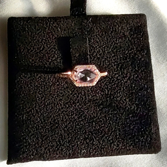 14KT Diamond Ring - Picture 2 of 2